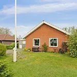 Fiola - 20km From The Sea By Interhome Bredebro